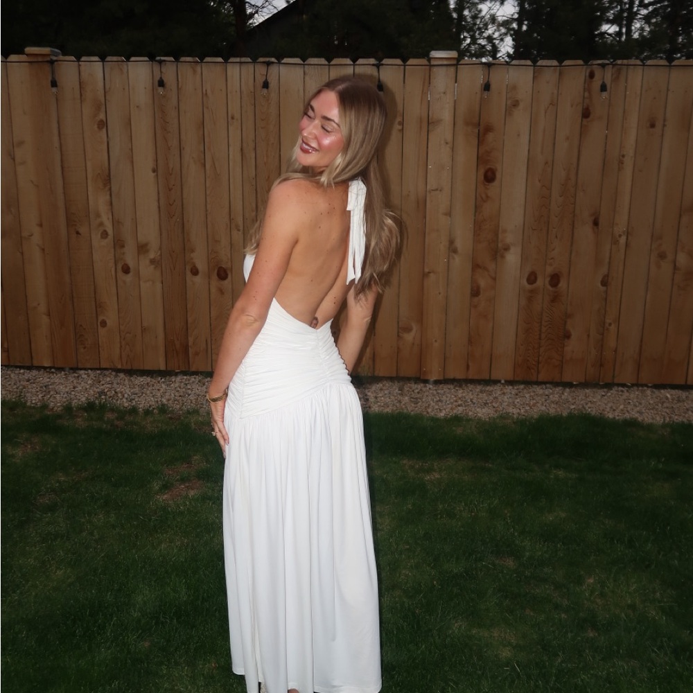 Chic Backless White Halter Dress